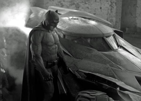 Batman-vs-Superman-Affleck-Costume-First-Image