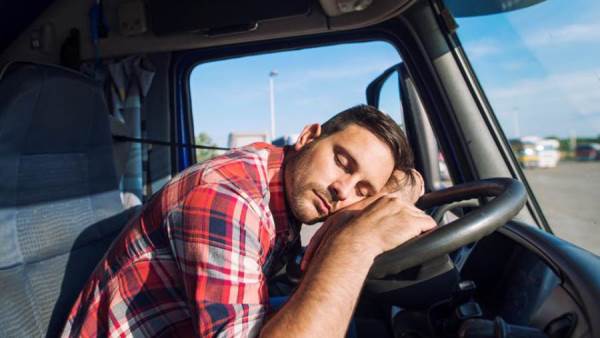 النوم خلال القيادة