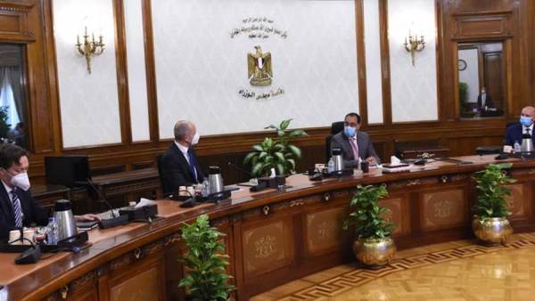 لقاء مصطفى مدبولي ورولاند بوش الرئيس التنفيذي لسيمنس