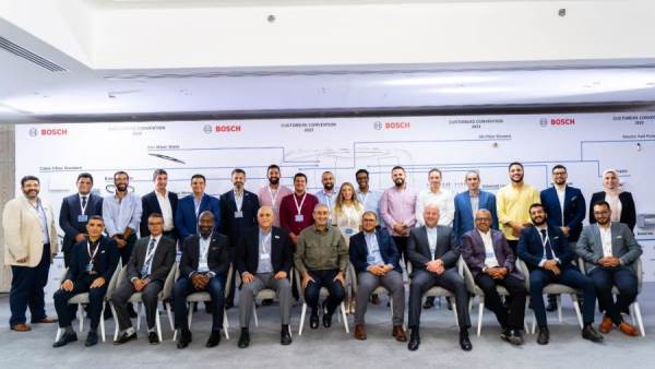بوش تعقد أول مؤتمراتها لعملائها