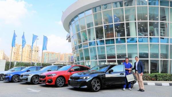جلوبال أوتو تسلم الدفعة الأولى من حجوزات سيارات BMW لعملائها