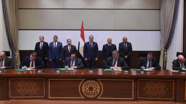 ثلاث اتفاقيات إطارية لتصنيع السيارات بين الحكومة المصرية وعدد من الشركات