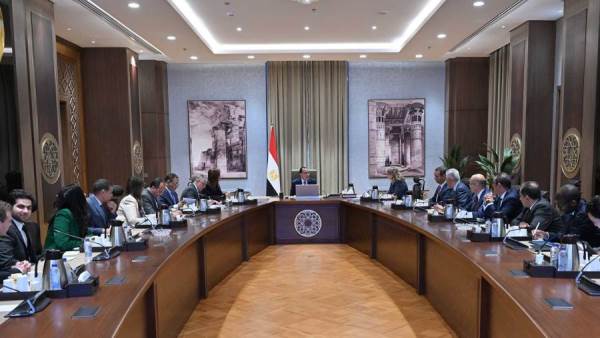 اتفاق دراسة تصنيع السيارات بين مصر وفولكس فاجن