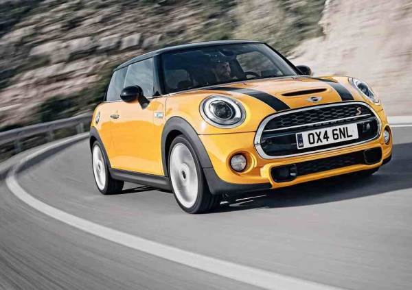 Mini-Cooper_S_2015_1024x768_wallpaper_03