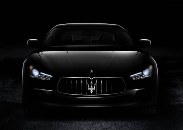 Maserati-Ghibli_2014_800x600_wallpaper_6d