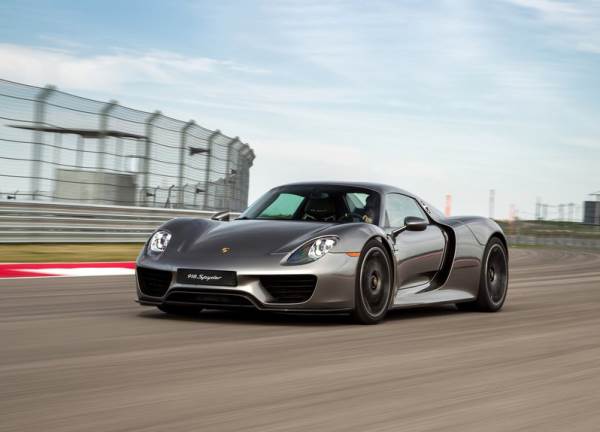 Porsche-918_Spyder_2015_800x600_wallpaper_09