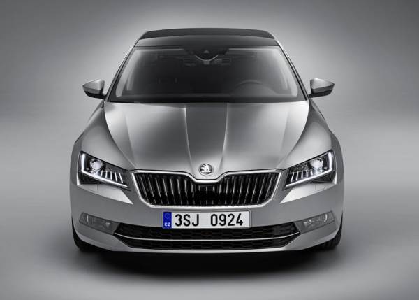 Skoda-Superb_2016_800x600_wallpaper_19