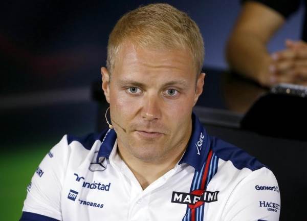 الفنلندي فالتيري بوتاس خلال مؤتمر صحفي في انجلترا يوم 2 يولي