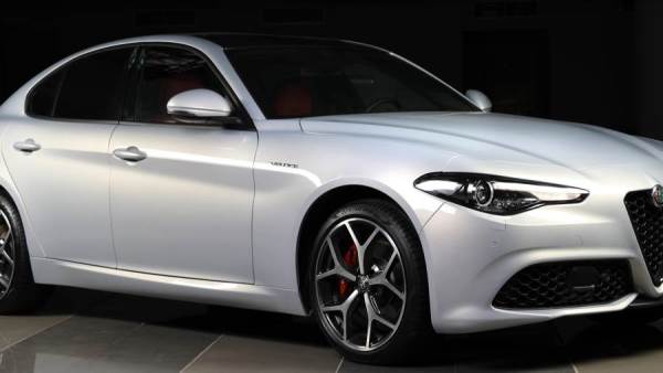 الفاروميو جوليا فيلوتشي