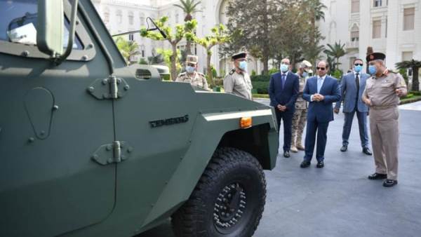 الرئيس عبد الفتاح السيسي يفقد اليوم عدد من المركبات المدرعة المطورة من قبل القوات المسلحة