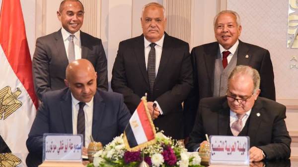 توقيع بروتوكول التعاون بين العربية للتصنيع وابوغالي موتورز