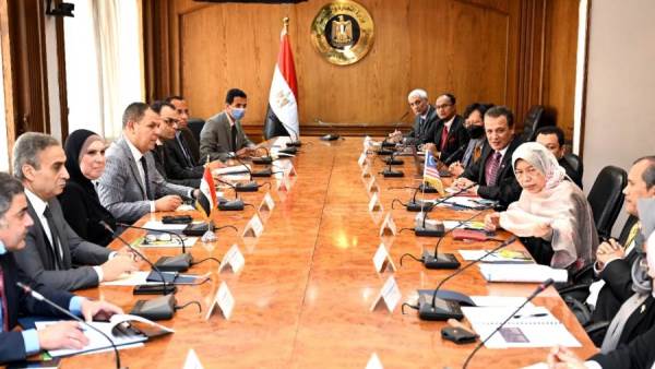 اجتماع بين وزيرة التجارة والصناعة المصرية ووزيرة الصناعات الزراعية والسلع الماليزية