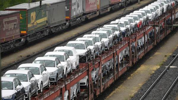 نقل السيارات من المانيا للصين بالقطارات