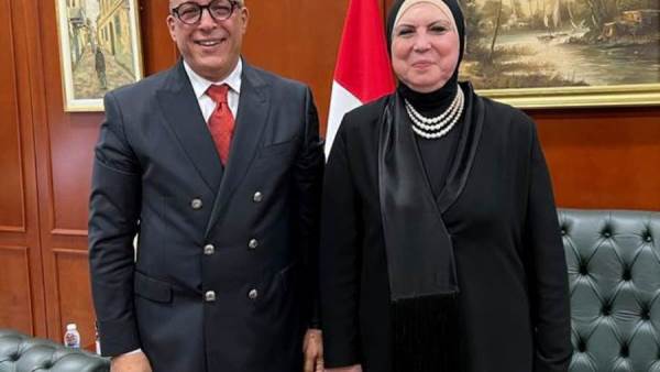 وزيرة الصناعة المصرية ووزير الصناعة المغربي
