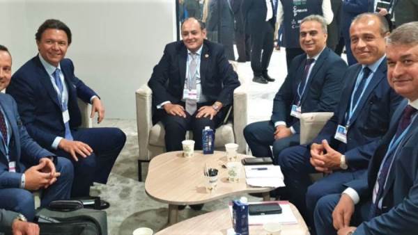 لقاء وزير الصناعة مع رئيس شركة أرتشليك التركية