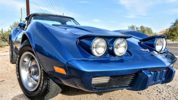 مصابيح السيارات المنبثقة