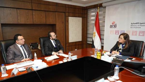 وزيرة التخطيط والتنمية الاقتصادية ورئيس مجلس إدارة صندوق مصر السيادي تبحث سبل التعاون مع شركة ليوني مصر .