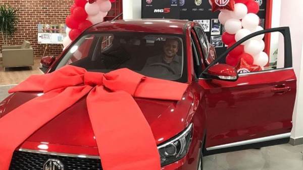 الفائز بالسيارة إم جي ZS