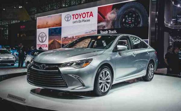 2015-toyota-camry-xle-photo-589731-s-787x481
