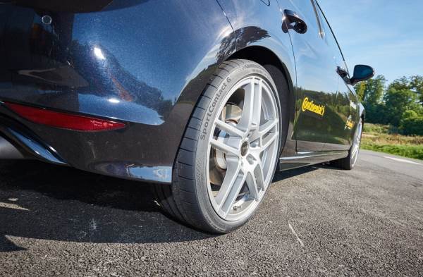 ’كونتيننتال سبورت كونتاكت 6‘ الرياضية 