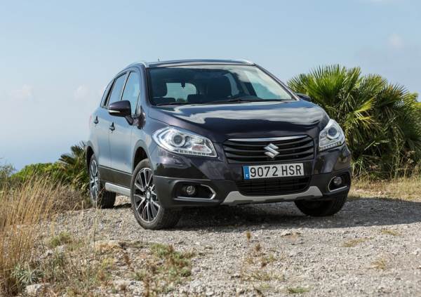 Suzuki-SX4_2014_1280x960_wallpaper_09