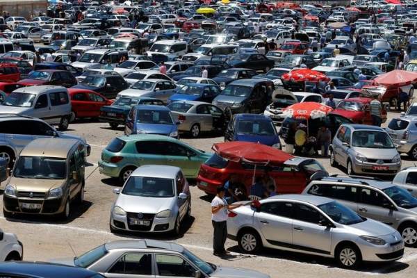سوق للسيارات المستعملة في أنقرة