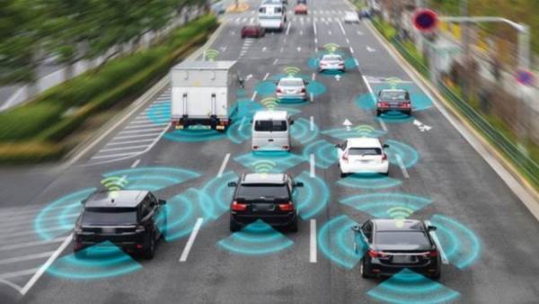 تقنية الاتصالات Car- to-car أو Car- to-XK بمثابة ثورة تكنولوجية هائلة في عالم السيارات