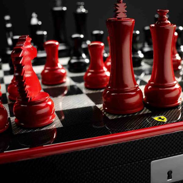 Ferrari-Carbon-Fiber-Chess-Set-3