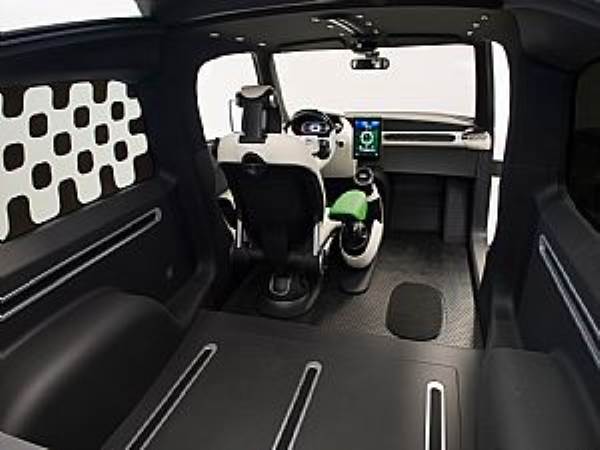 news-تويوتا-تكشف-عن-U2-الإختبارية-متعددة-الأغراض-2014091424