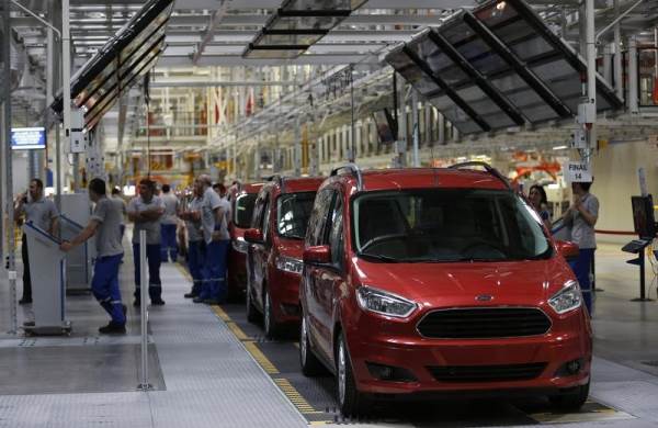 انخفاض مبيعات السيارات في تركيا 10% في 2014