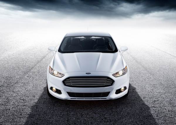 Ford-Fusion_2013_800x600_wallpaper_15