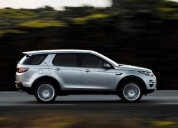 Land_Rover-Discovery_Sport_2015_800x600_wallpaper_36