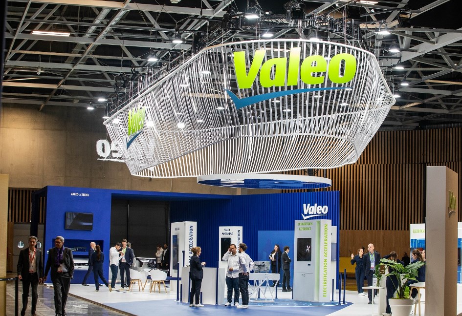 جناح شركة Valeo في معرض باريس للسيارات