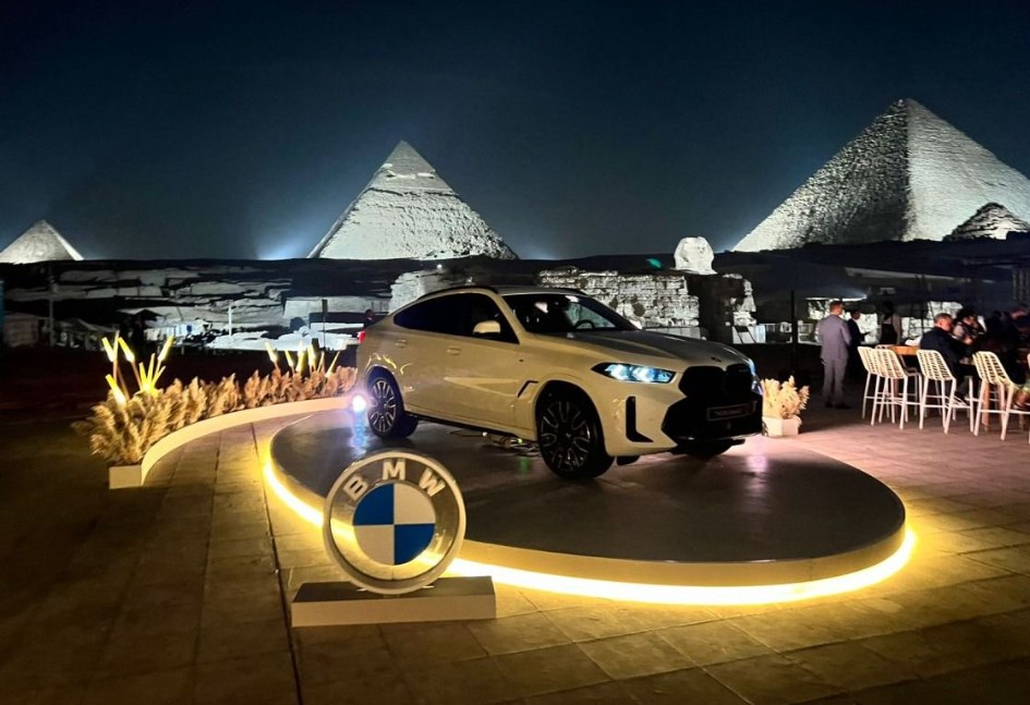 BMW ترعى معرض "الأبد هو الآن"