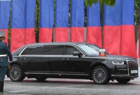 سيارة أوروس الخاصة بالرئيس بوتين