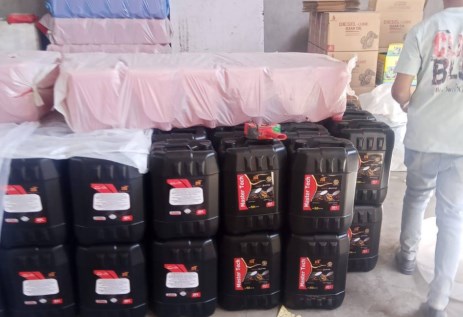 ضبط مستودع زيوت سيارات مغشوشة