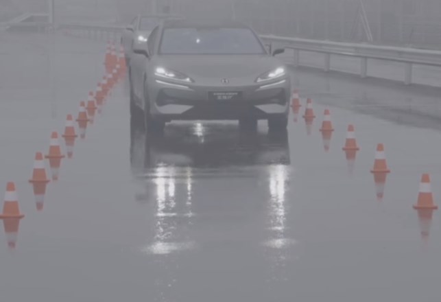 نظام Crab Walk من BYD