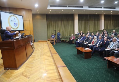 اجتماع مصنعي المركبات في مصر مع كامل الوزير