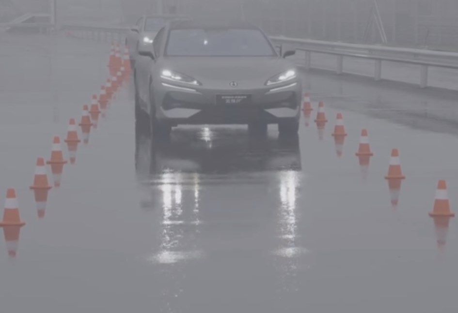 نظام Crab Walk من BYD