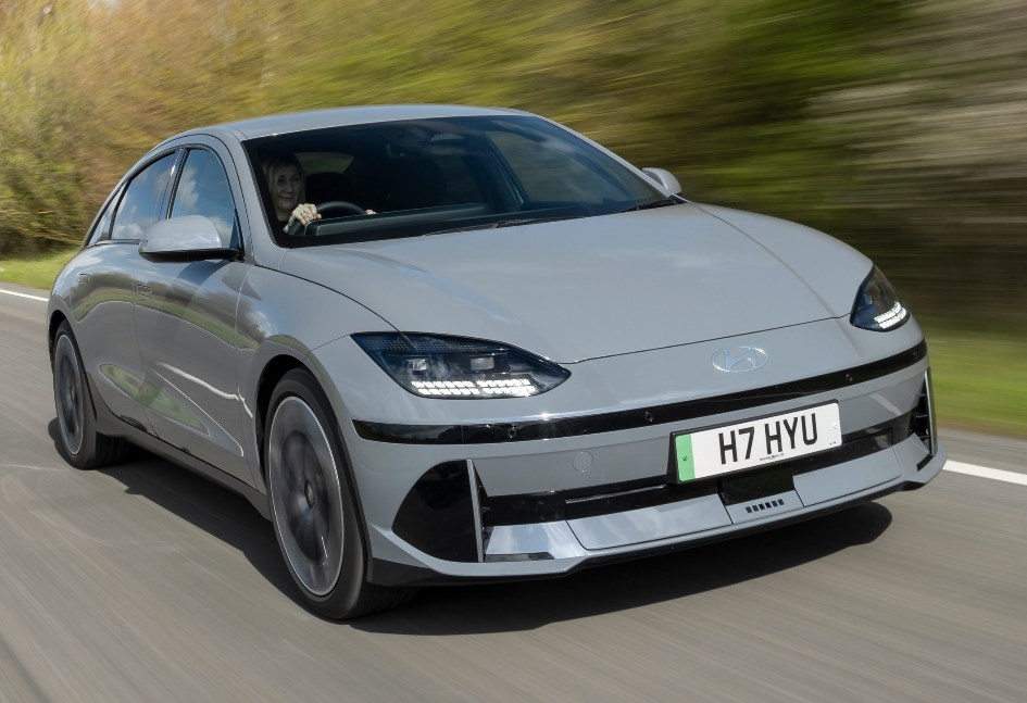 هيونداي أيونيك 6