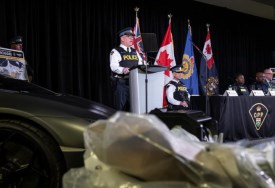 ضبط شبكة لسرقة السيارات في كندا