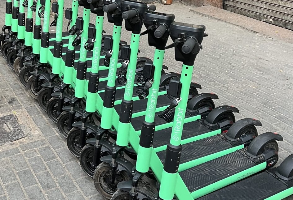 الاسكوتر الكهربائي لنقل الأفراد