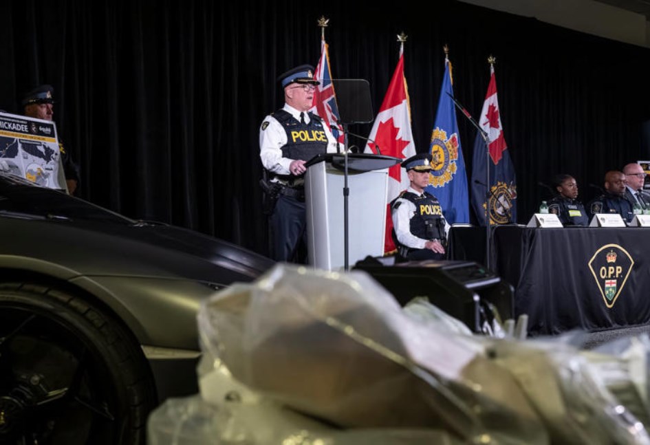 ضبط شبكة لسرقة السيارات في كندا