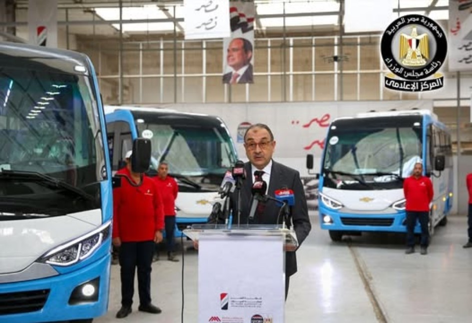 تسليم الدفعة الأولي من الميني باص نصر ستار