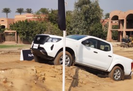 تجربة قيادة نيسان نافارا