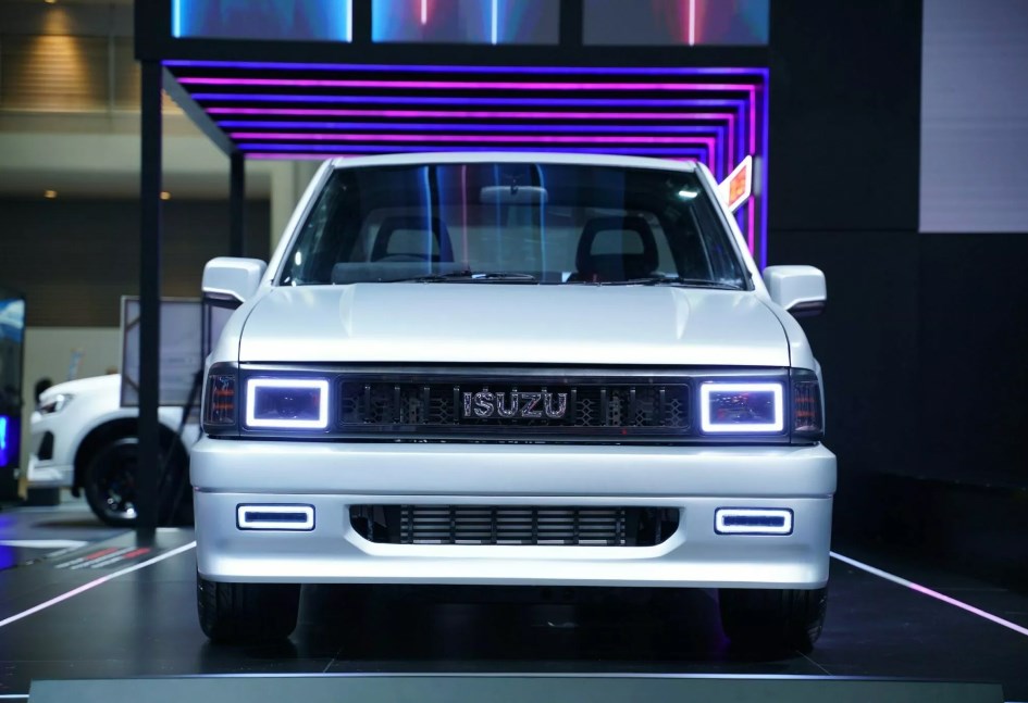 إيسوزو دراجون ماكس التجريبية