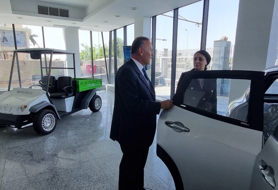 زيارة من مسئولي مركز تحديث الصناعة لشركات سيارات
