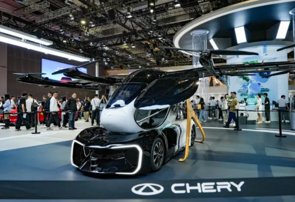 سيارة شيري الطائرة