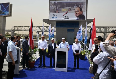 وزير النقل يتفقد التشغيل التجريبي للمرحلة الأولي للأتوبيس الترددي BRT 