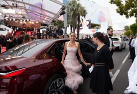 أمينة خليل سفيرة BMW مصر 